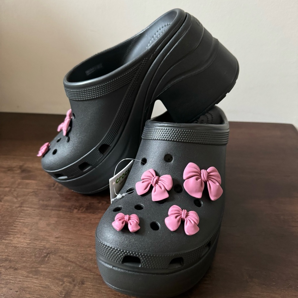 Crocs Siren Clog,
Black new size 9